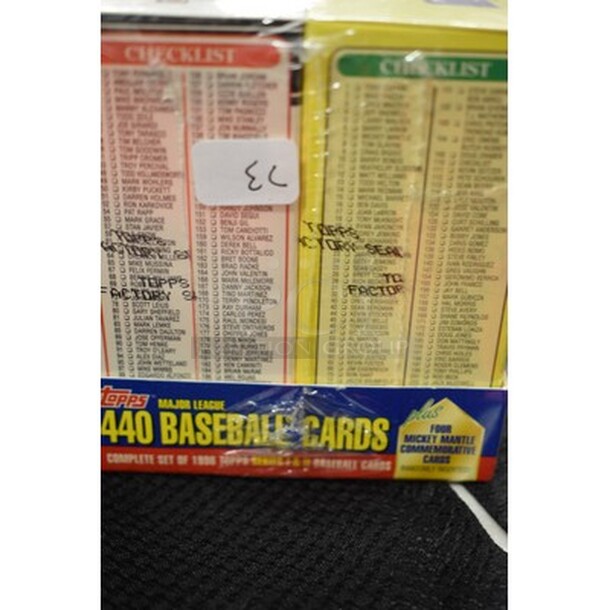 NEW IN BOX! Topps 1996 Baseball Trading Cards - Image 6 of 7
