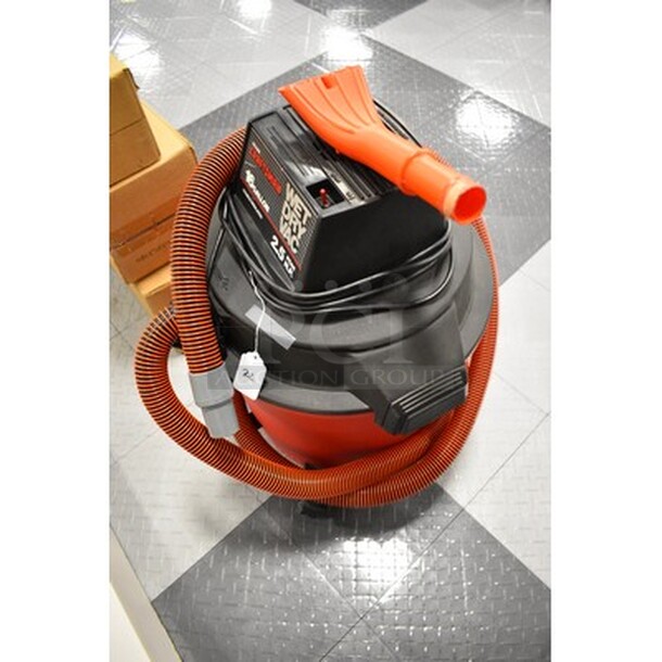 Craftsman Model 11317980 16 Gallon Wet Dry Vac! 120V, 60Hz.  - Image 4 of 8