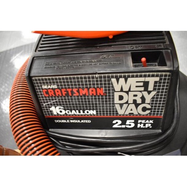 Craftsman Model 11317980 16 Gallon Wet Dry Vac! 120V, 60Hz.  - Image 5 of 8