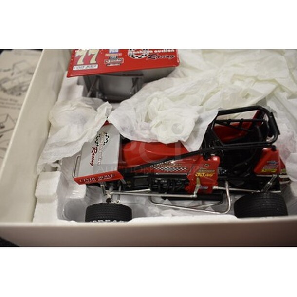 NEW IN BOX! Al Hamilton Cast Sprint  Car! 1/2496 - Image 4 of 4