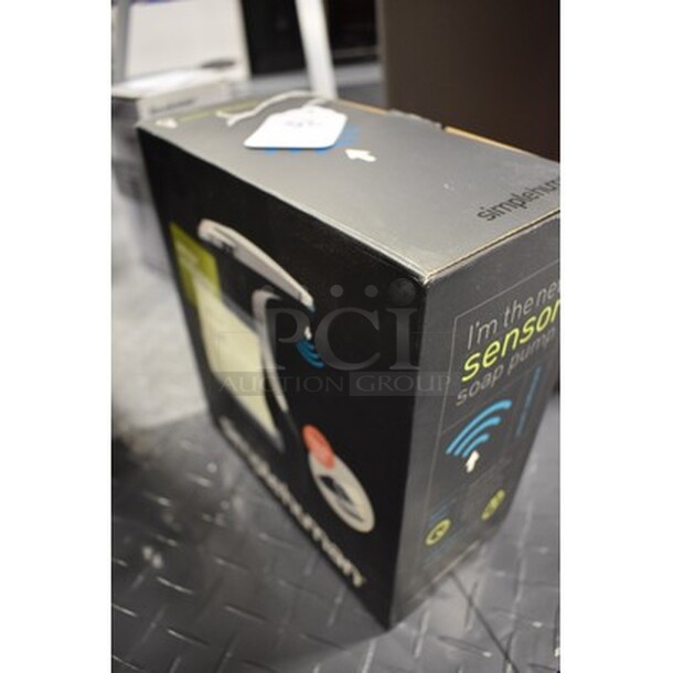 BRAND NEW IN BOX! Simplehuman Brand Touch-Free Sensor Soap Pump - Image 3 of 3
