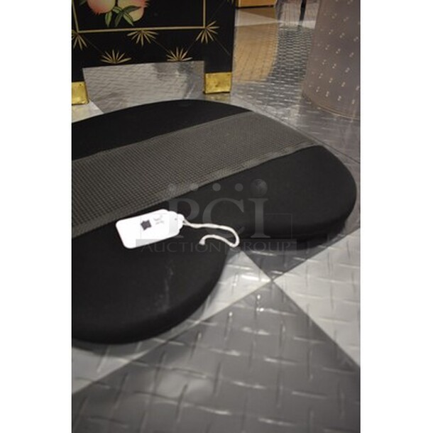 Black Seat Pad - Image 2 of 2