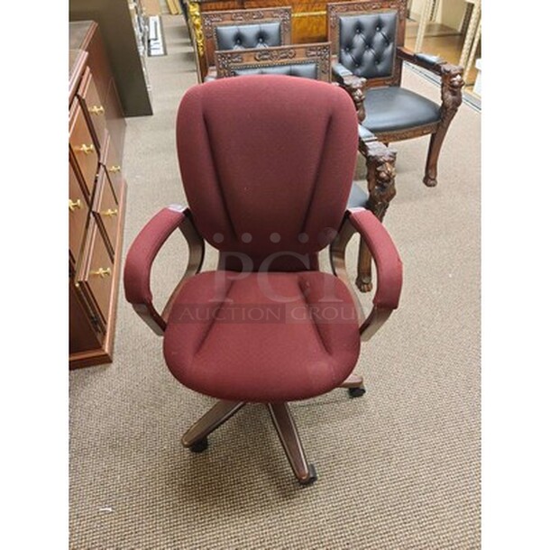 Red Swivel Office Chair! - Image 1 of 1
