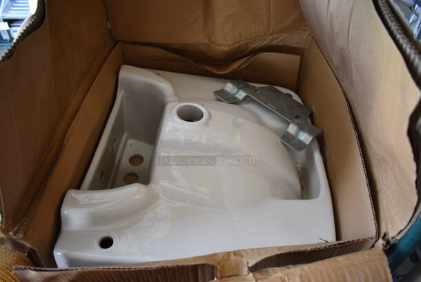 BRAND NEW IN BOX! White Ceramic Single Bay Sink. 19x15x8