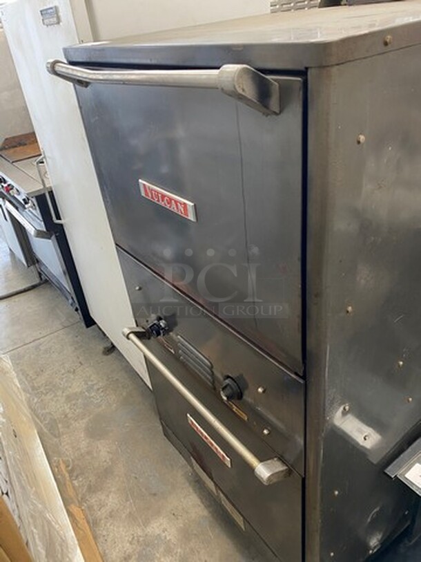 WOW! Vulcan Model 170 Metal Commercial Natural Gas Powered Double Deck Oven. 35,000 BTU. 31x32x60