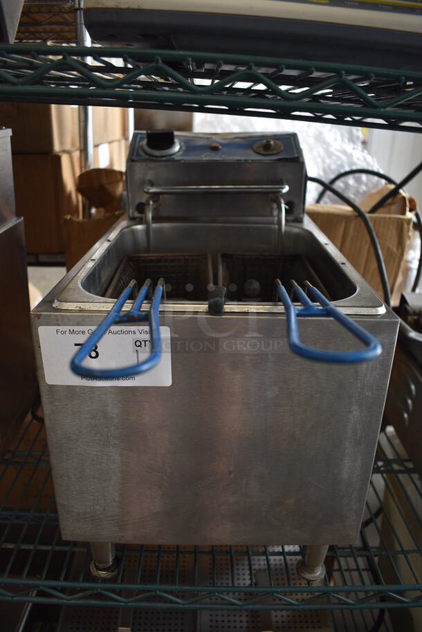 Globe Metal Commercial Electric Powered Fryer w/ 2 Metal Baskets. 11x18x18