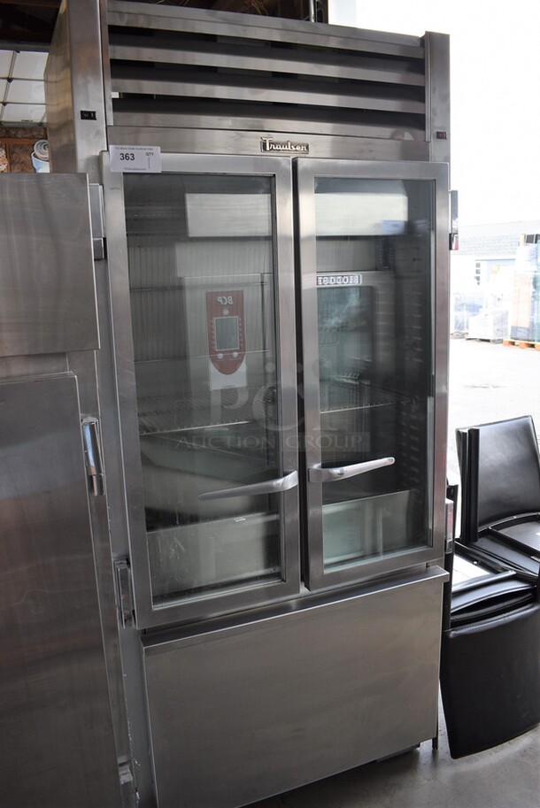 SWEET! Traulsen Model URO 36 DT Stainless Steel Commercial 2 Door Reach In Cooler Merchandiser w/ Lower Freezer Drawer. 115 Volts, 1 Phase. 36x26x87. Tested and Powers On But Does Not Get Cold