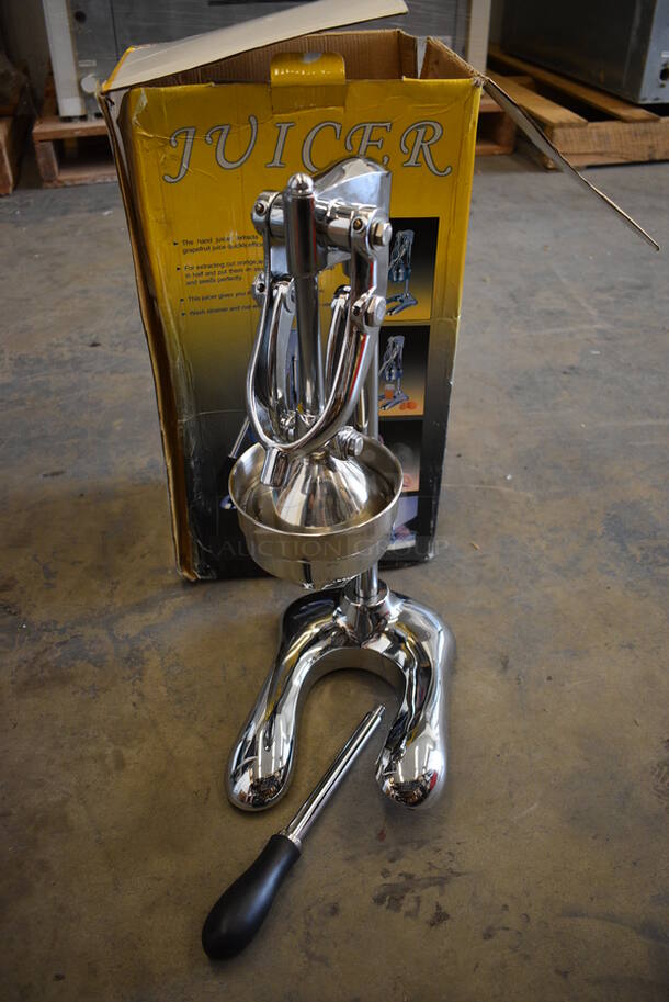 BRAND NEW SCRATCH AND DENT! Stainless Steel Commercial Countertop Manual Juicer. 8x11x20