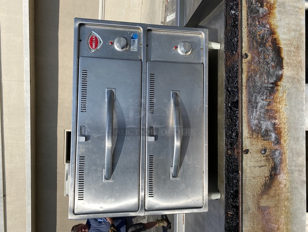 ANOTHER DEAL! Wells RW2HD Two Drawer Heavy Duty Freestanding Warmer - 120V-
29 1/4"x21 1/2"x25" 
Tested, In Working Order.
120v, 1ph, 900w, NEMA 5-15P
Two drawers; 6" full size food pan included for each drawer. capacity approximately 8 dozen rolls/drawer, stainless steel construction, humidity and thermostat controls.
Tested, In Working Order.
120v, 1ph, 900w, NEMA 5-15P

- Thermostatic temperature controls in each drawer
- Adjustable front vent for humidity control in each drawer
- Reinforced construction; fully insulated
 - Image 1 of 1