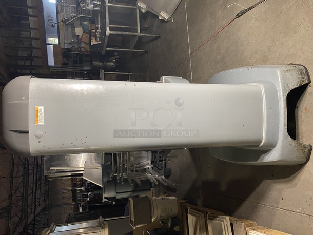 BEAUTIFUL! Hobart HL600 Legacy 60 Quart Mixer with power bowl assist. 200-240V 50/60Hz 18.0 (1 Phase) Amps 10.0 (3 Phase) Amps. FEATURES: ■ Heavy-Duty 2.7 H.P. Motor ■ Gear Transmission ■ Four Fixed Speeds Plus Stir Speed ■ Shift-on-the-FlyTM Controls ■ Patented soft start Agitation Technology ■ 20-Minute SmartTimerTM ■ Automatic Time Recall ■ Large, Easy-To-Reach Controls ■ Single Point Bowl Installation ■ Power Bowl Lift ■ #12 Taper Attachment Hub ■ Open Base ■ Stainless Steel Bowl Guard ■ Metallic Gray Hybrid Powder Coat Finish  **Bowl, Bowl Truck and, Hook Are Not Included - Featured in separate lots** - Image 6 of 9