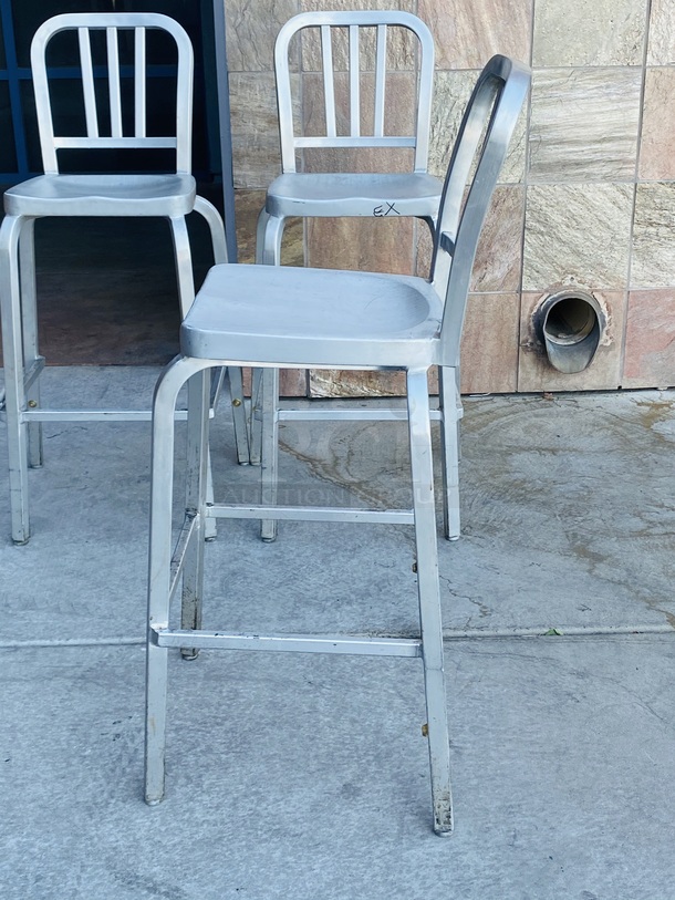 BEAUTIFUL! Set of (3) Hightop Light Weight Aluminum Chairs.  16x17-1/4x43-1/4    3x Your Bid - Image 3 of 7