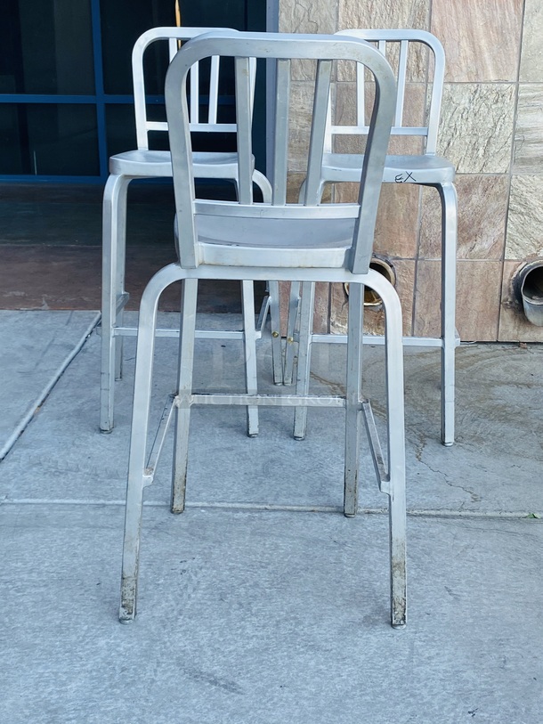 BEAUTIFUL! Set of (3) Hightop Light Weight Aluminum Chairs.  16x17-1/4x43-1/4    3x Your Bid - Image 4 of 7