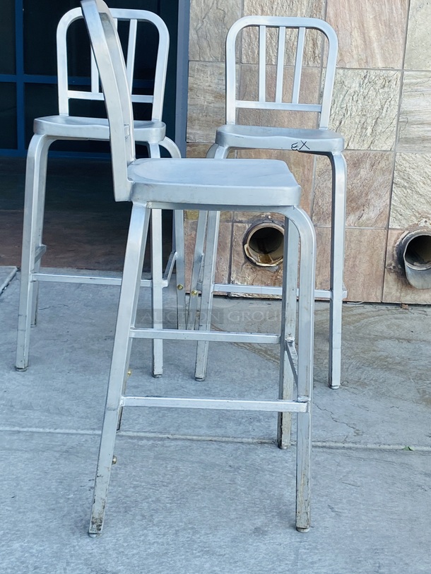 BEAUTIFUL! Set of (3) Hightop Light Weight Aluminum Chairs.  16x17-1/4x43-1/4    3x Your Bid - Image 5 of 7
