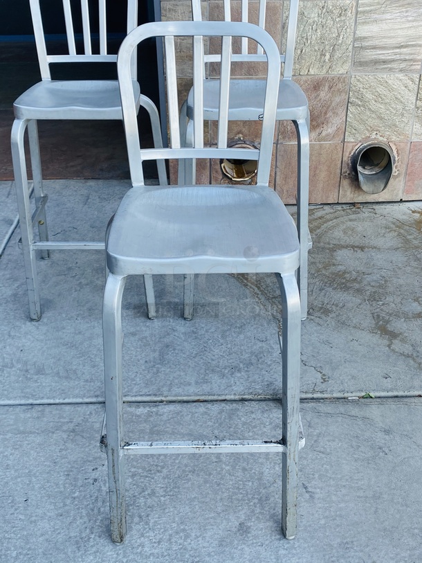 BEAUTIFUL! Set of (3) Hightop Light Weight Aluminum Chairs.  16x17-1/4x43-1/4    3x Your Bid - Image 6 of 7