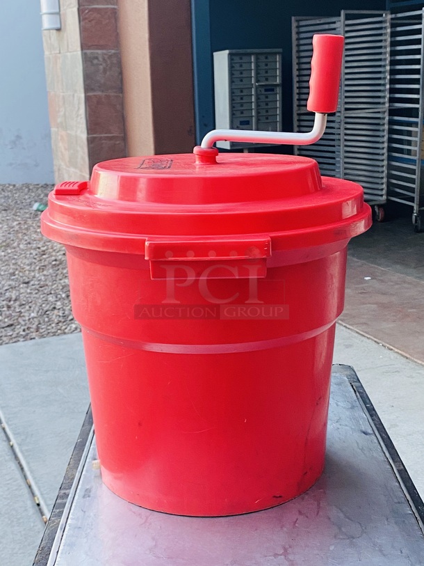LIKE NEW!! Chef Master 5gallon Salad Spinner/Dryer with Break. - Image 3 of 7
