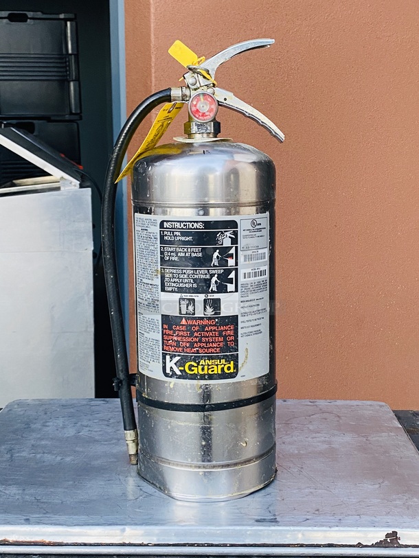 STEAL THIS! Ansulex, Ansul Guard Type-K 6liter Wet Chemical Extinguisher. 