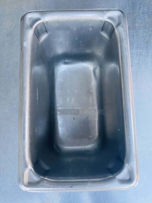 AWESOME!!Vollrath 30942 Super Pan V® 1/9 Size 4" Deep Anti-Jam Stainless Steel Steam Table / Hotel Pan - 22 Gauge

3x Your Bid - Image 6 of 7