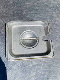 DEAL! 1/6 Pan Lids with Ladle Cut Out.

5x Your Bid