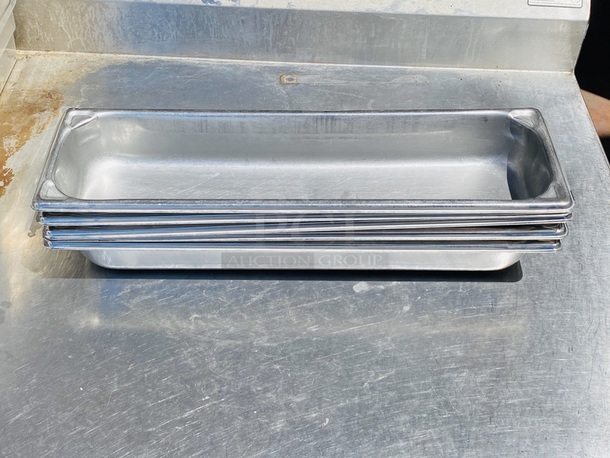 SWEET!! 1/2 Size Long 2-1/2" Deep Anti-Jam Stainless Steel Steam Table / Hotel Pan - 22 Gauge

Length	20 7/8 Inches
Width	6 3/8 Inches
Depth	2 1/2 Inches
Capacity	3.9 qt.
Color	Silver

5x Your Bid - Image 3 of 4