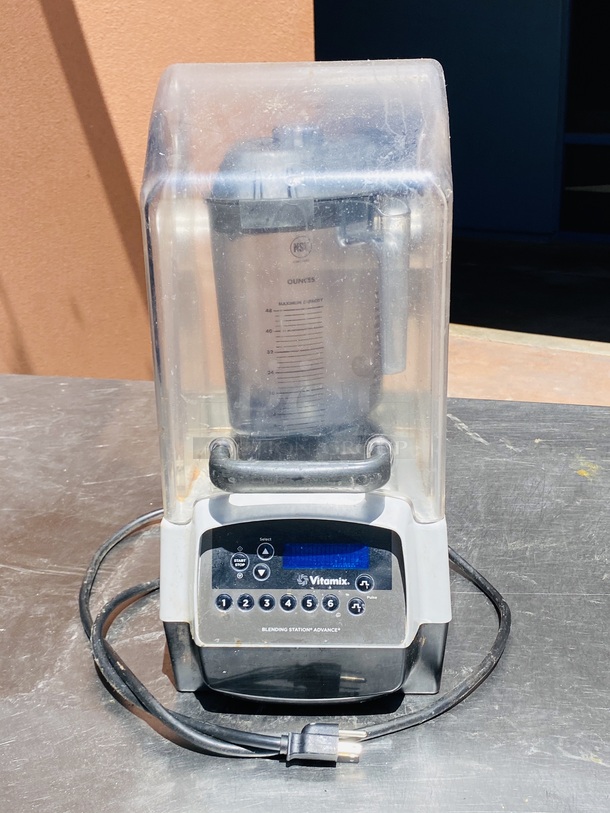 MUST HAVE! Vita-Mix VM0115E Commercial Food Preparing Machine. Normal Usage in Perfect Working Order. 120V, 50/60 Hz, 15 AMPS.

8-1/2"x11"x18" - Image 2 of 7