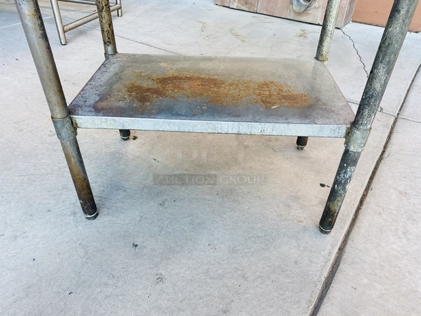 AWESOME!! Stainless Steel Work Table with Under-shelf.

48x30x41

 - Image 7 of 7