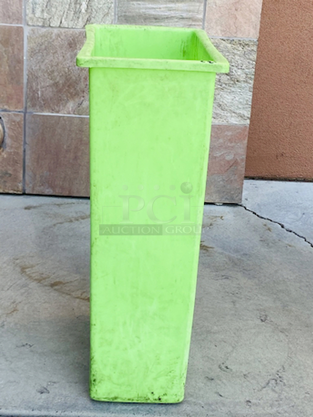 NICE! Green Rubber Trash Receptacle. - Image 2 of 7