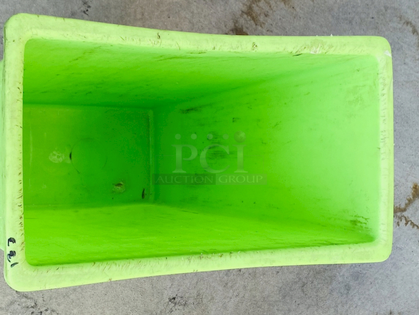 NICE! Green Rubber Trash Receptacle. - Image 6 of 7