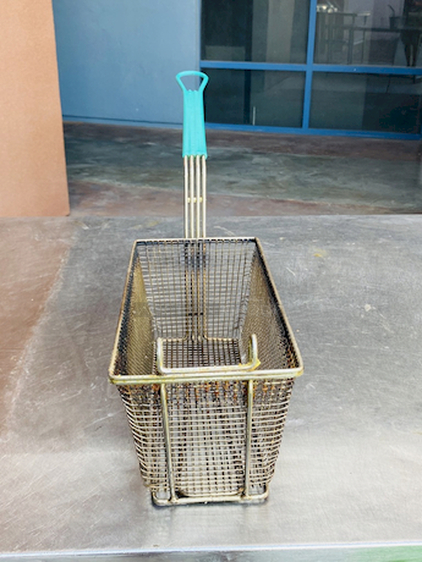 SWEET! Pair of Fry Baskets with Rubber Coated Fry Baskets.2x Your Bid