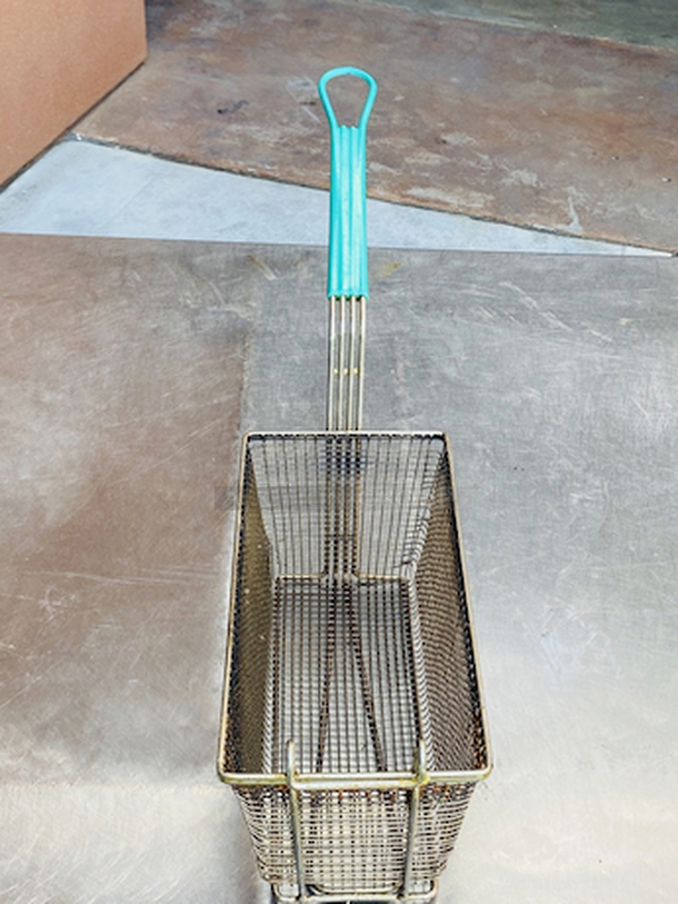 SWEET! Pair of Fry Baskets with Rubber Coated Fry Baskets.2x Your Bid - Image 4 of 5