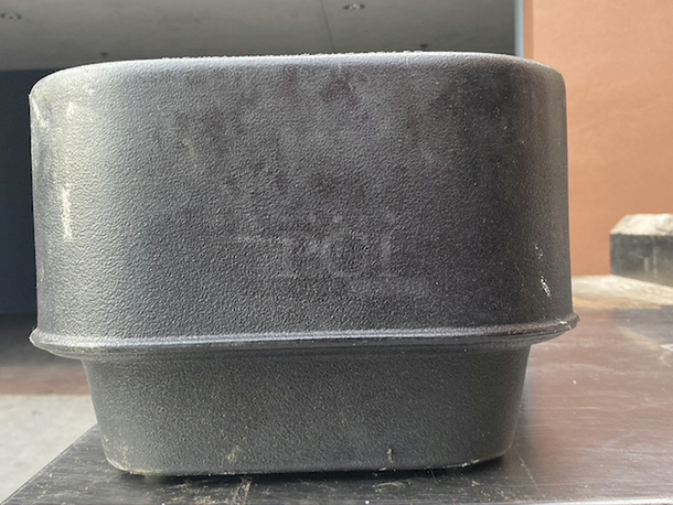 NICE!! Cambro 100BC Black Polyethylene Single Height Booster Seat without Strap

11-5/8x11-1/4x8-1/8

 - Image 3 of 5