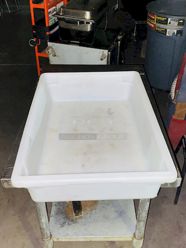 SWEET! Cambro 18266P 26" x 18" x 6" White Poly Food Storage Box.

4x Your Bid - Image 2 of 6