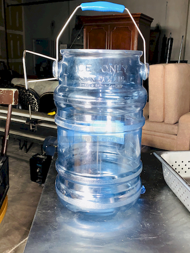 MINT CONDITION! San Jamar S1600 Original Saf-T-Ice Tote - 6 gallons (22.7 L) - Image 3 of 5