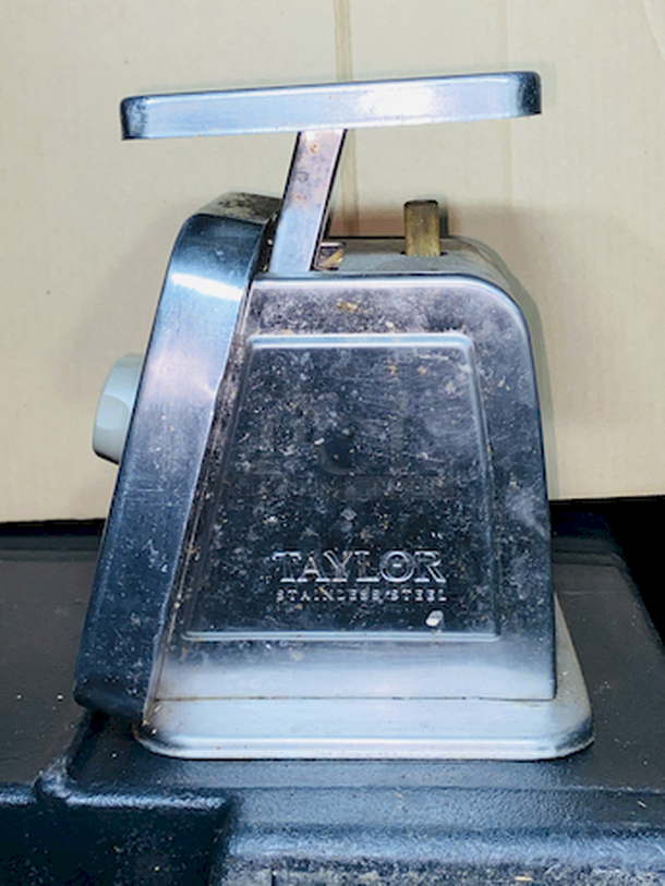 AWESOME! Taylor TS32 32 oz. Mechanical Portion Control Scale. Measure up to 32oz by 1/4oz

Width:	7 1/2 Inches
Depth:	7 1/2 Inches
Height:	8 3/4 Inches

 - Image 4 of 5