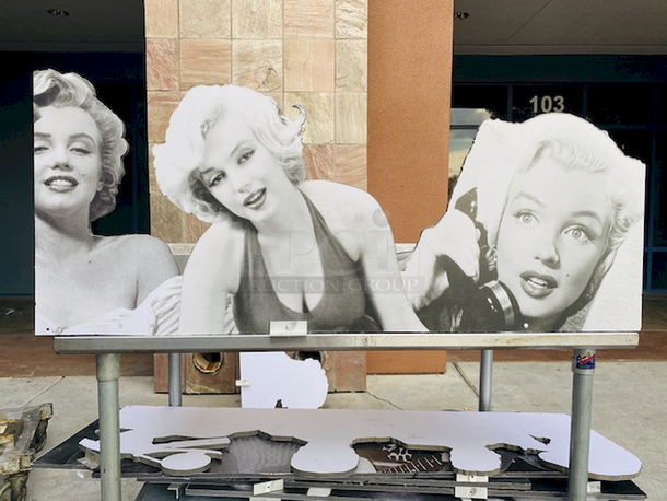 AWESOME! Marlyn Monroe. Styrofoam Center

43x1/2x22