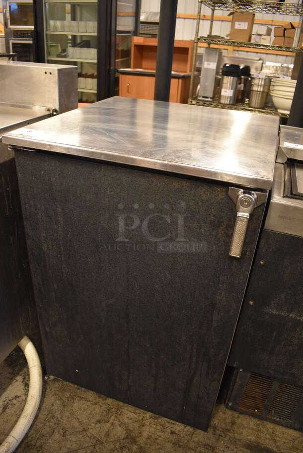 NICE! Glastender Model BB24-N1-BSN(L) Stainless Steel Commercial Single Door Undercounter Cooler on Commercial Casters. 115 Volts, 1 Phase. 24x25x38.5. Tested and Working! - Image 2 of 5