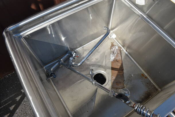 Stainless Steel Commercial 2 Bay Sink w/ Faucet and Spray Nozzle Attachment. 55x30x42. Bays 24x24x13 - Image 4 of 5