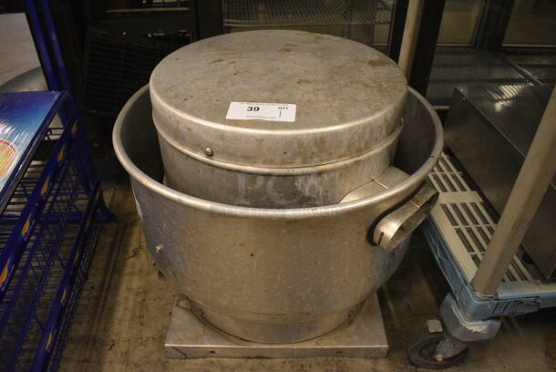 NICE! Metal Commercial Rooftop Mushroom Exhaust Fan. 115 Volts, 1 Phase, 1/4 HP. 24x24x24 - Image 1 of 6