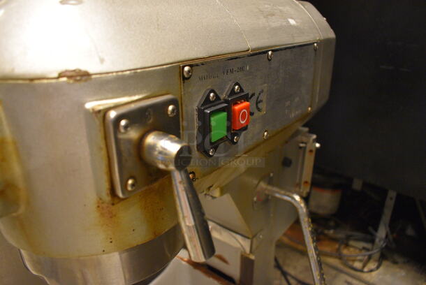 GREAT! Model VFM-20C Metal Commercial 20 Quart Planetary Mixer. 16x21x31. Tested and Does Not Power On - Image 2 of 7