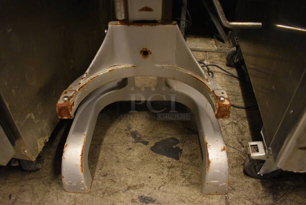 GREAT! Model VFM-20C Metal Commercial 20 Quart Planetary Mixer. 16x21x31. Tested and Does Not Power On - Image 4 of 7