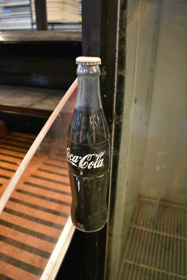 NICE! 2006 True Model GDM-26 Metal Commercial Single Door Reach In Cooler Merchandiser. 115 Volts, 1 Phase. 30x30x79. Tested and Working! - Image 4 of 6