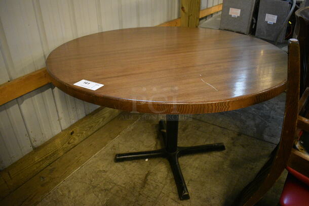 Wood Pattern Round Table on Black Metal Table Base. 48x48x30