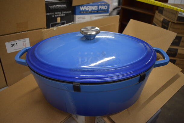 BRAND NEW IN BOX! Blue Ceramic 7 Quart Dutch Oven. 17x10x5