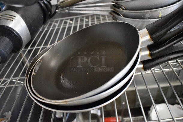 5 Metal Skillets. 14x8x2. 5 Times Your Bid! - Image 3 of 4