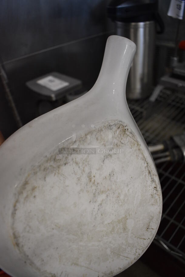 15 White Ceramic Plates w/ Handle. 11x8x1.5. 15 Times Your Bid! - Image 3 of 3