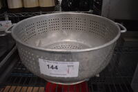 Metal Colander. 18x15x7