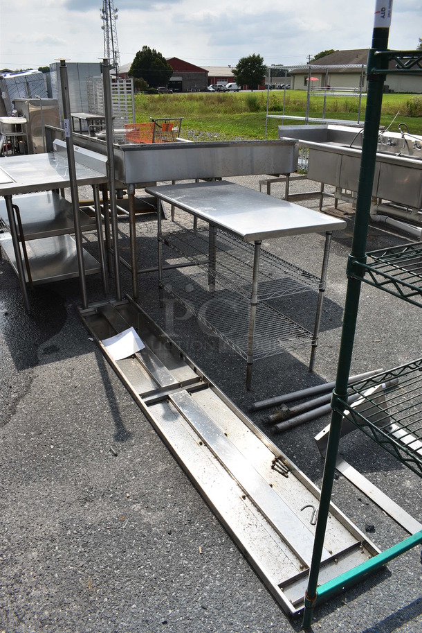 Metal Shelf w/ 2 Poles. 101x16x64 - Image 1 of 3