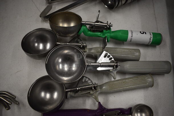 4 Metal Scoopers. 9". 4 Times Your Bid! - Image 1 of 2