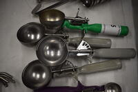 4 Metal Scoopers. 9". 4 Times Your Bid!