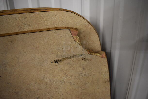 Tabletop w/ 1 Flat Edge and 2 Black Metal Straight Leg Table Bases. Edge Is Chipped. 29.5x59.5x30 - Image 3 of 3