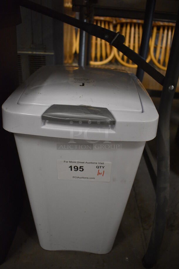 White Poly Trash Can w/ Lid. 11x15x17.5 - Image 1 of 2